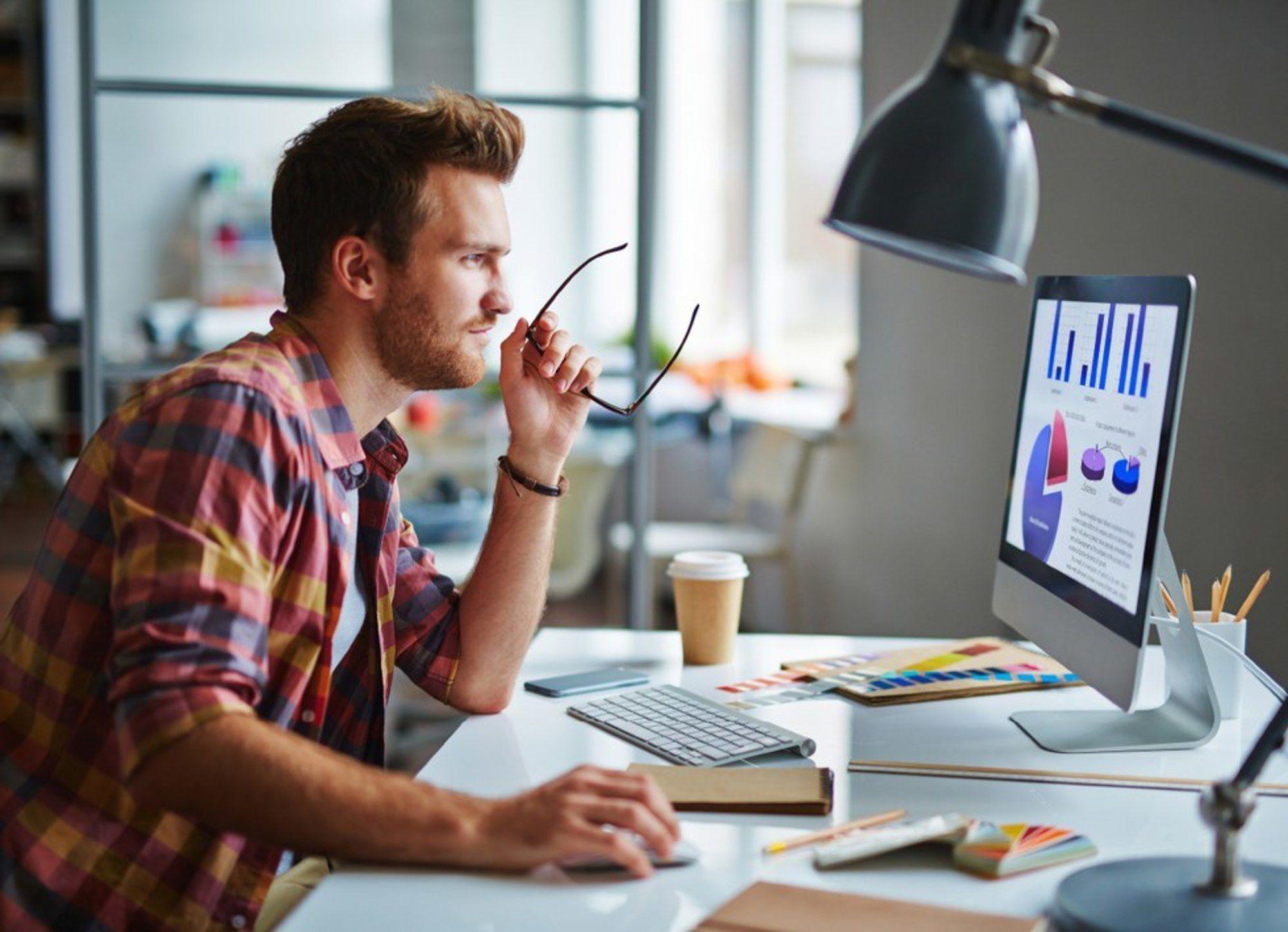 Beyond Aesthetics: How User Experience Shapes Online Engagement